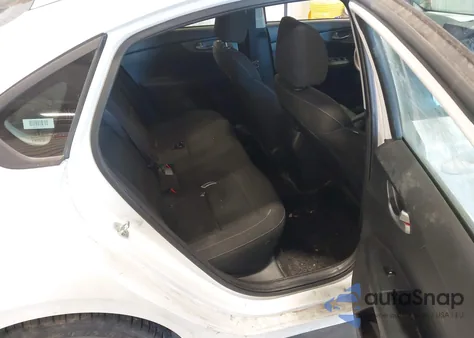 2021 Kia Forte Lxs z USA, uszkodzony, nr VIN 3KPF24AD1ME313424